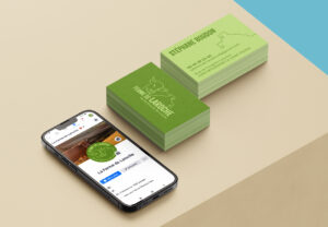 Carte commerciale et page facebook FERME DE LAROCHE